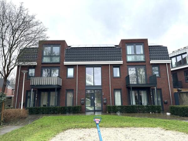 vrije-sector-woningen te huur op Warmoesstraat