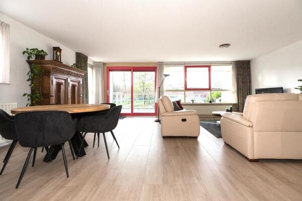 Donker Curtiusstraat Image 0