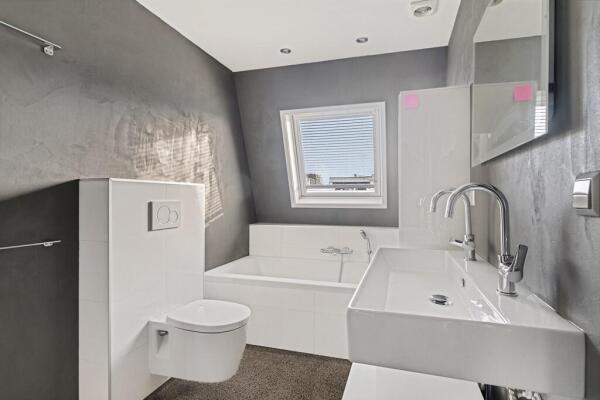 Eerste Helmersstraat 130D Image 16