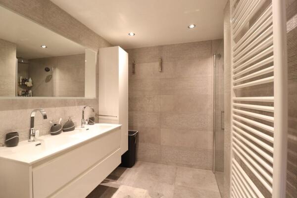 Honingen 30 Image 17