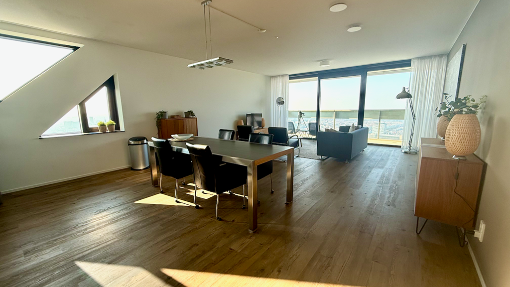 Anna van Buerenplein, Den Haag