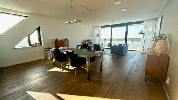 Anna van Buerenplein, Den Haag