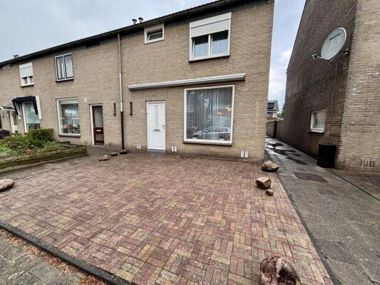James Ross-Straat Image 0