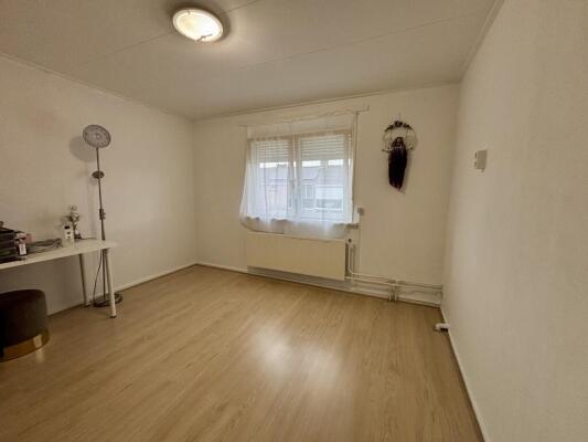 James Ross-Straat Image 10