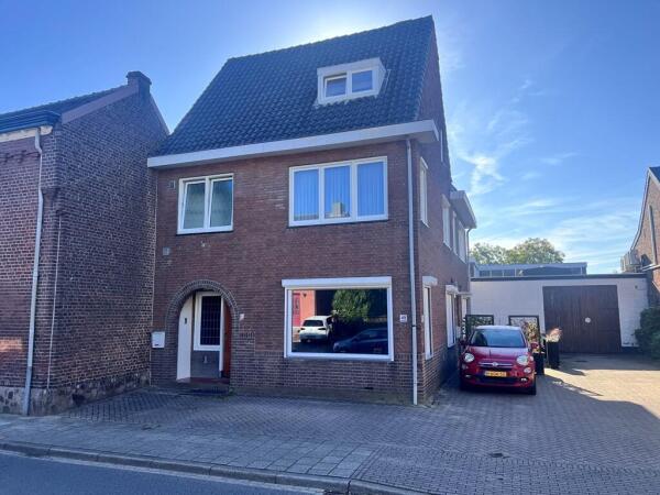 free-sector-houses for rent on Burgemeester Janssenstraat 49